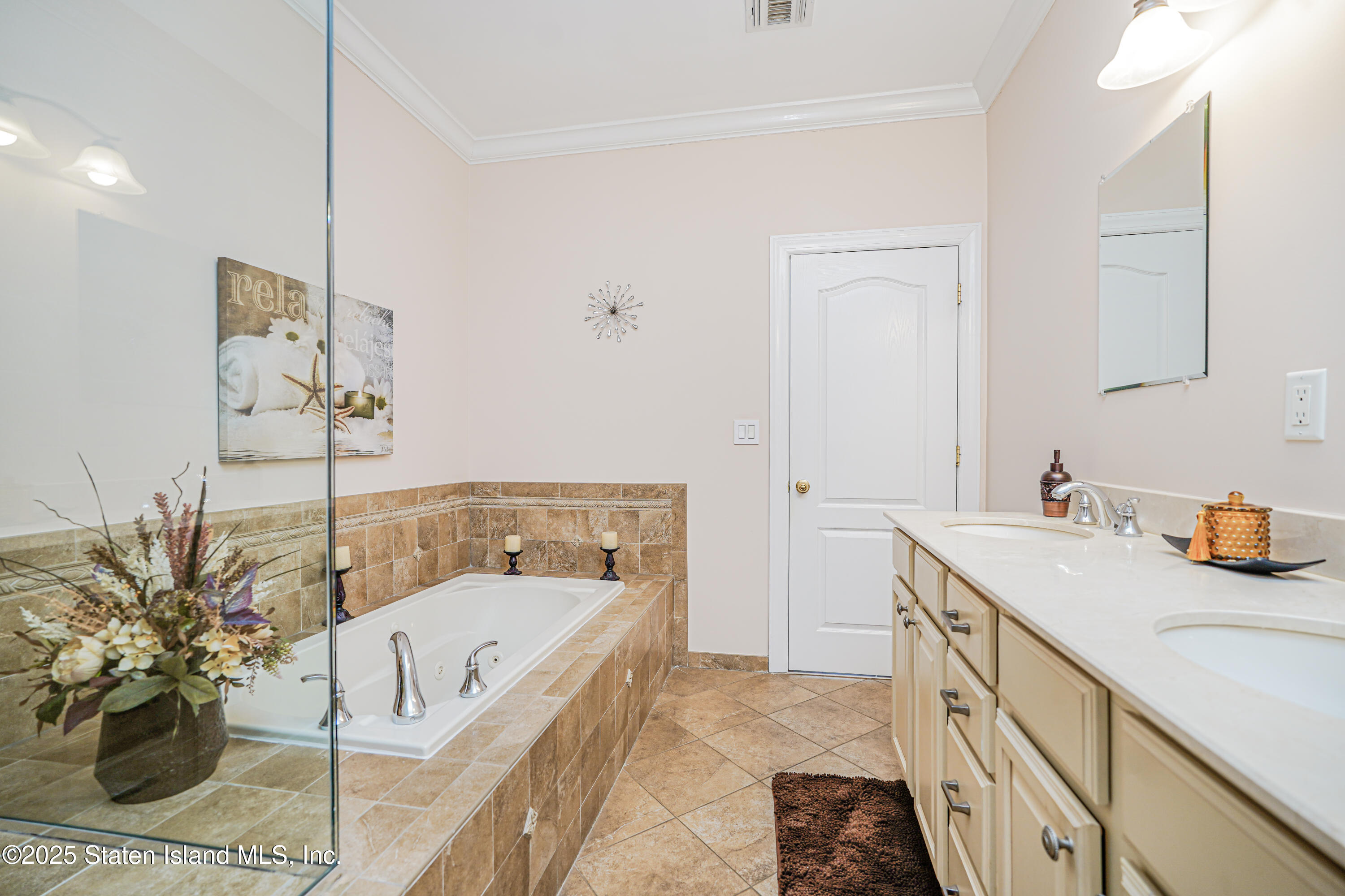 68 Tiller Court, Staten Island, New York image 26