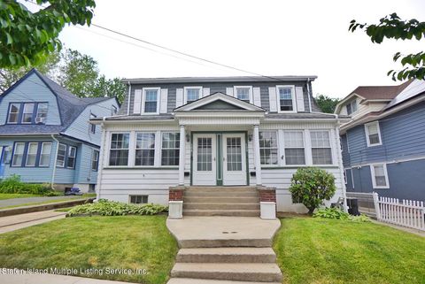 Photo of 766768 Brighton Avenue, Staten Island, NY 10301 (MLS # 1162528)