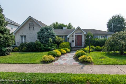 Photo of 469 Stewart Avenue, Staten Island, NY 10314 (MLS # 2404714)