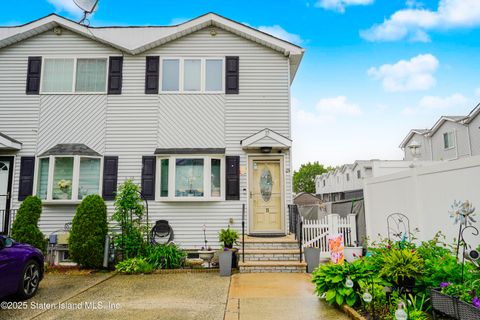Photo of 35 Futurity Place, Staten Island, NY 10312 (MLS # 2502919)