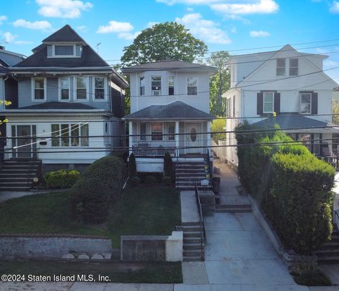 Photo of 1462 Bay Street, Staten Island, NY 10305 (MLS # 2402618)