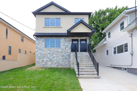 Photo of 11 Russell Street, Staten Island, NY 10308 (MLS # 2504040)