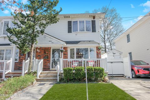 Photo of 83 Vincent Avenue, Staten Island, NY 10306 (MLS # 2502117)