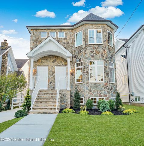 Photo of 30 Waterside Parkway, Staten Island, NY 10308 (MLS # 2506196)