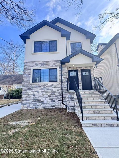 Photo of 284 Dewey Avenue, Staten Island, NY 10308 (MLS # 2501383)