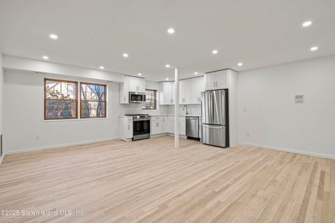 Photo of 163 Cromwell Avenue #2b, Staten Island, NY 10304 (MLS # 2406826)