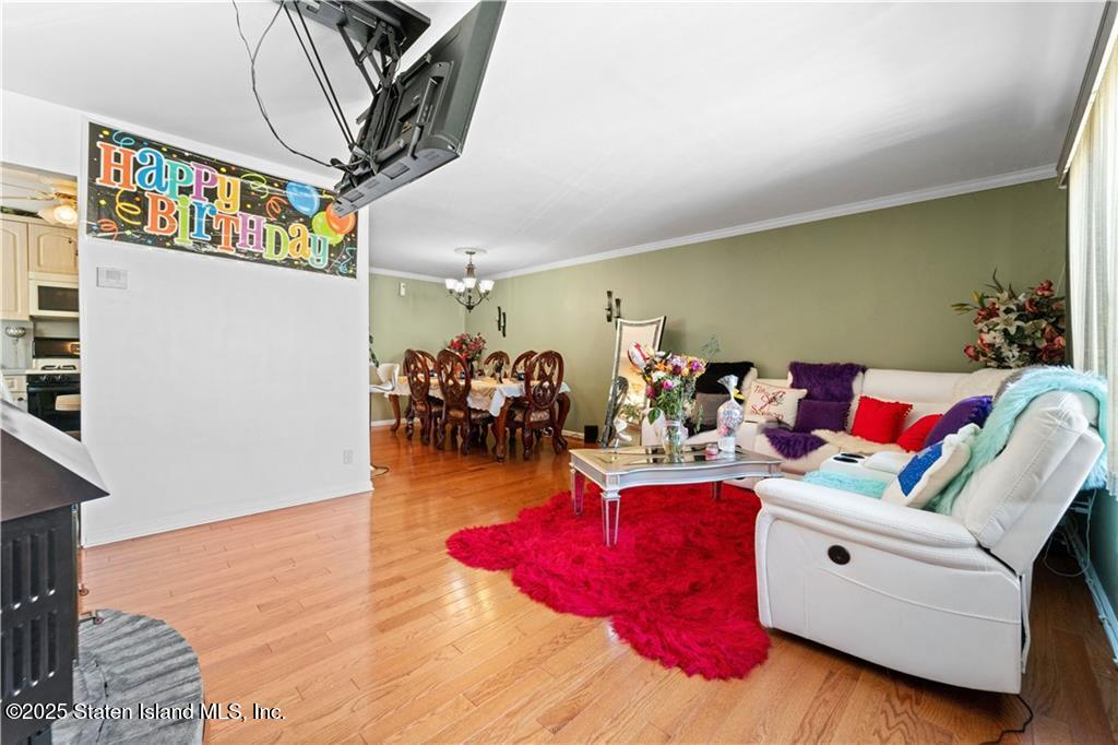 57 Middle Loop Road, Staten Island, New York image 14