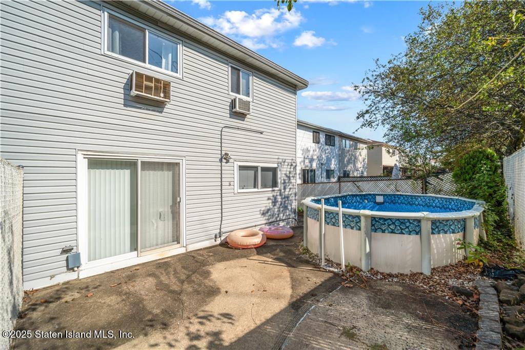 57 Middle Loop Road, Staten Island, New York image 3