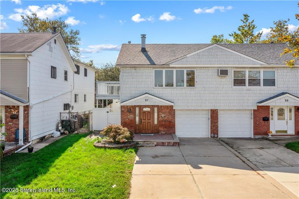 57 Middle Loop Road, Staten Island, New York image 4