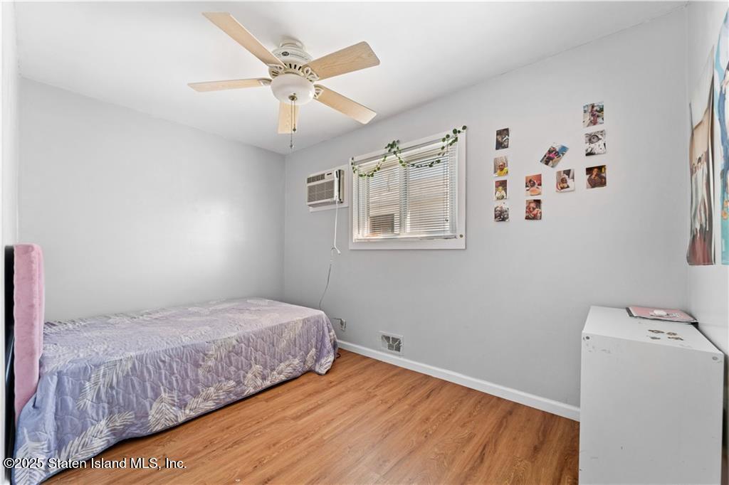 57 Middle Loop Road, Staten Island, New York image 23