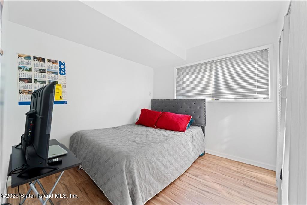 57 Middle Loop Road, Staten Island, New York image 10