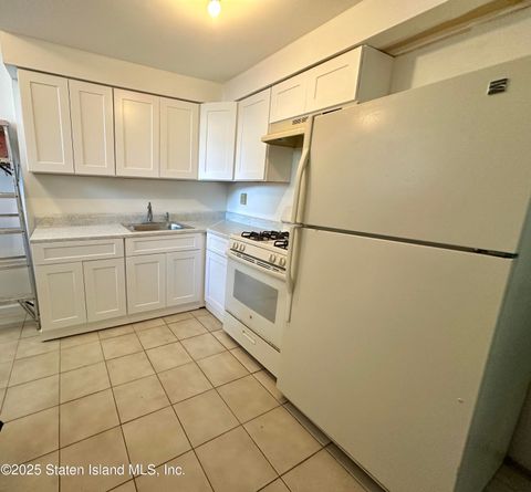 Photo of 95 Green Valley Road #2, Staten Island, NY 10312 (MLS # 20250097)