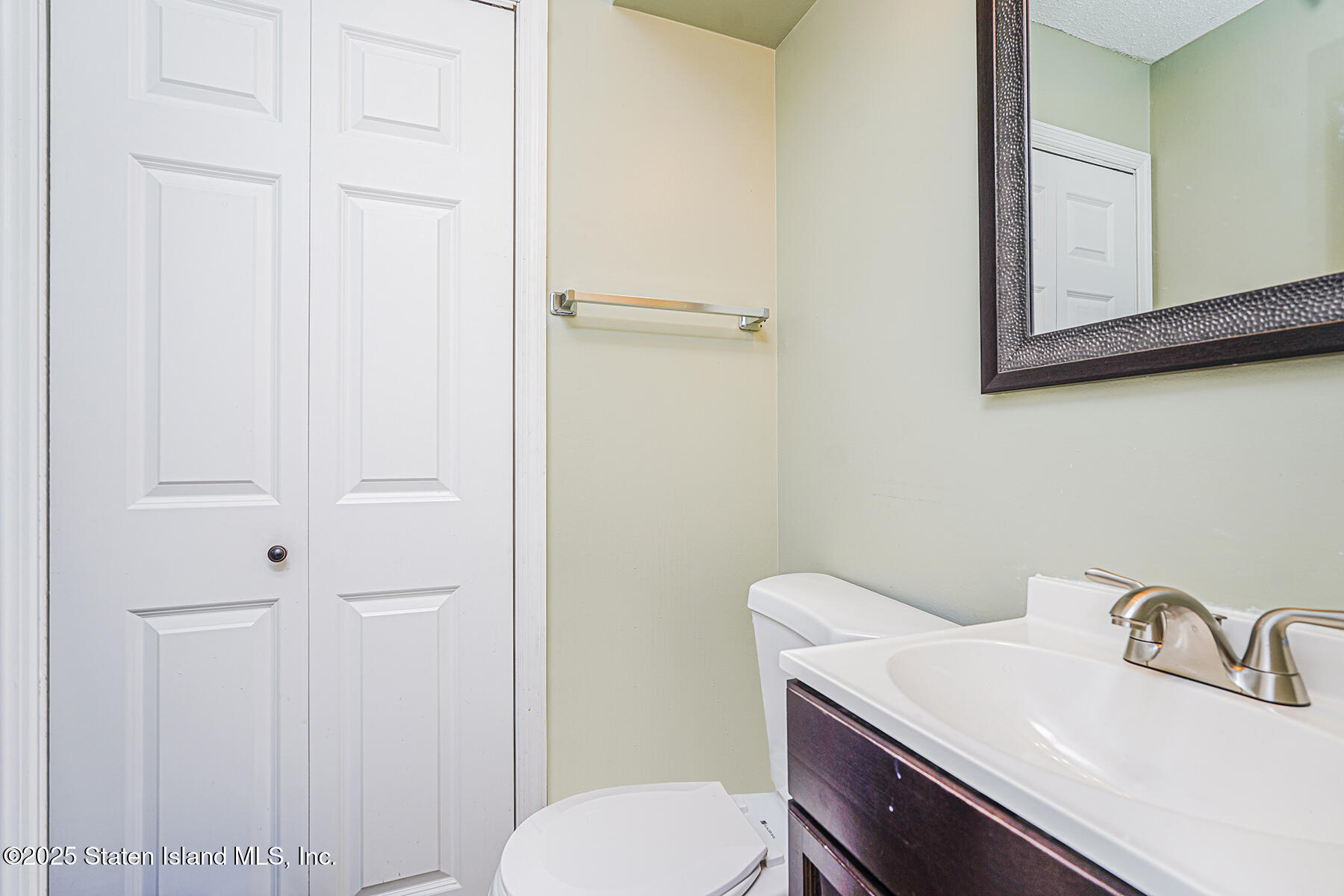 83 Ilyssa Way, Staten Island, New York image 13