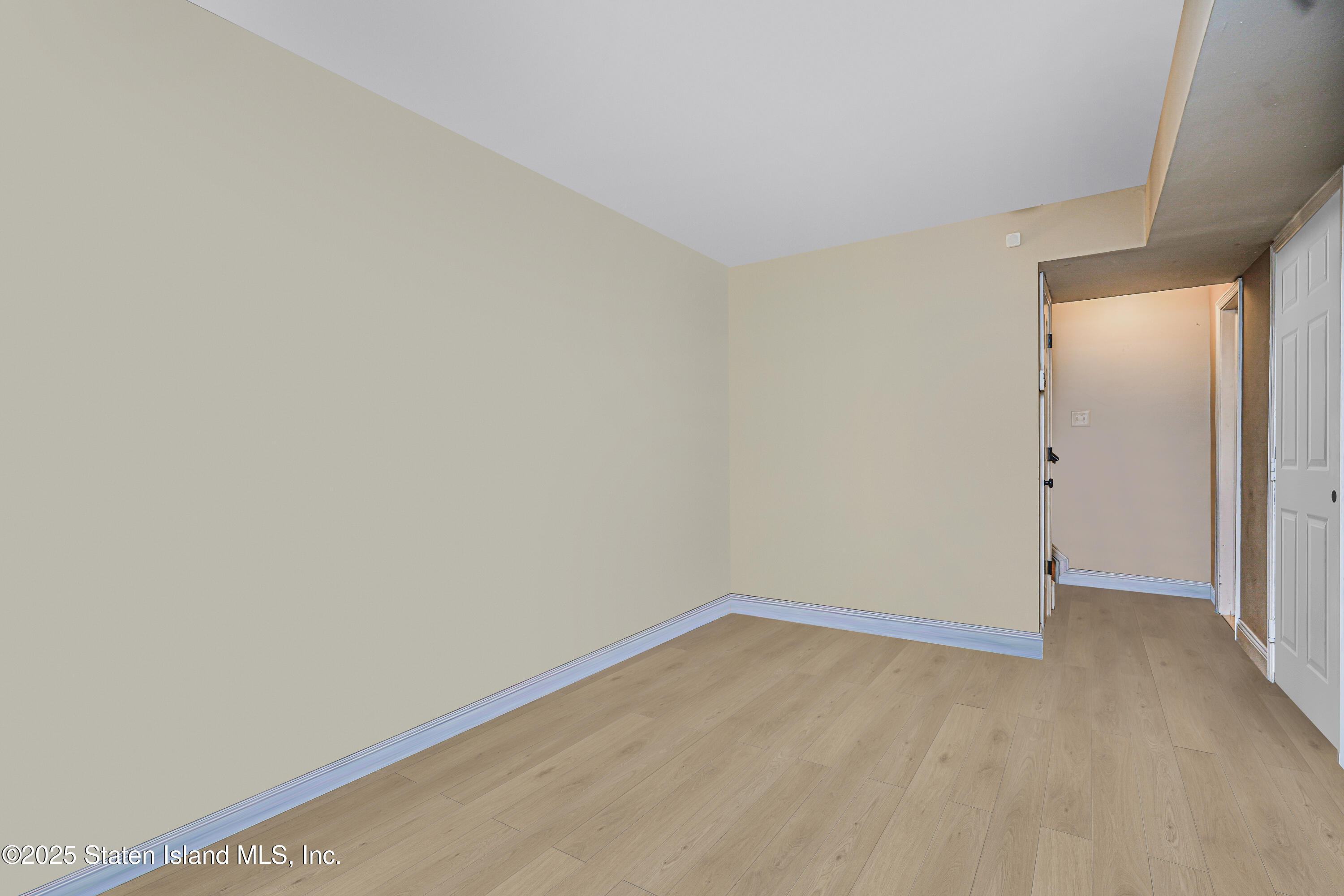 83 Ilyssa Way, Staten Island, New York image 3