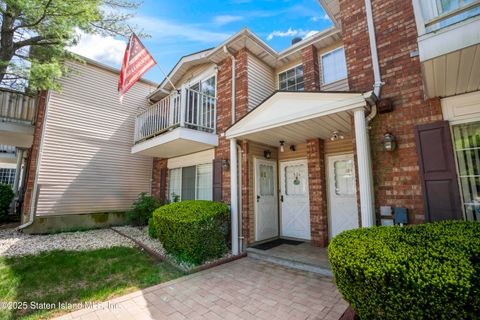 Photo of 52 Saturn Lane #52, Staten Island, NY 10314 (MLS # 2502520)