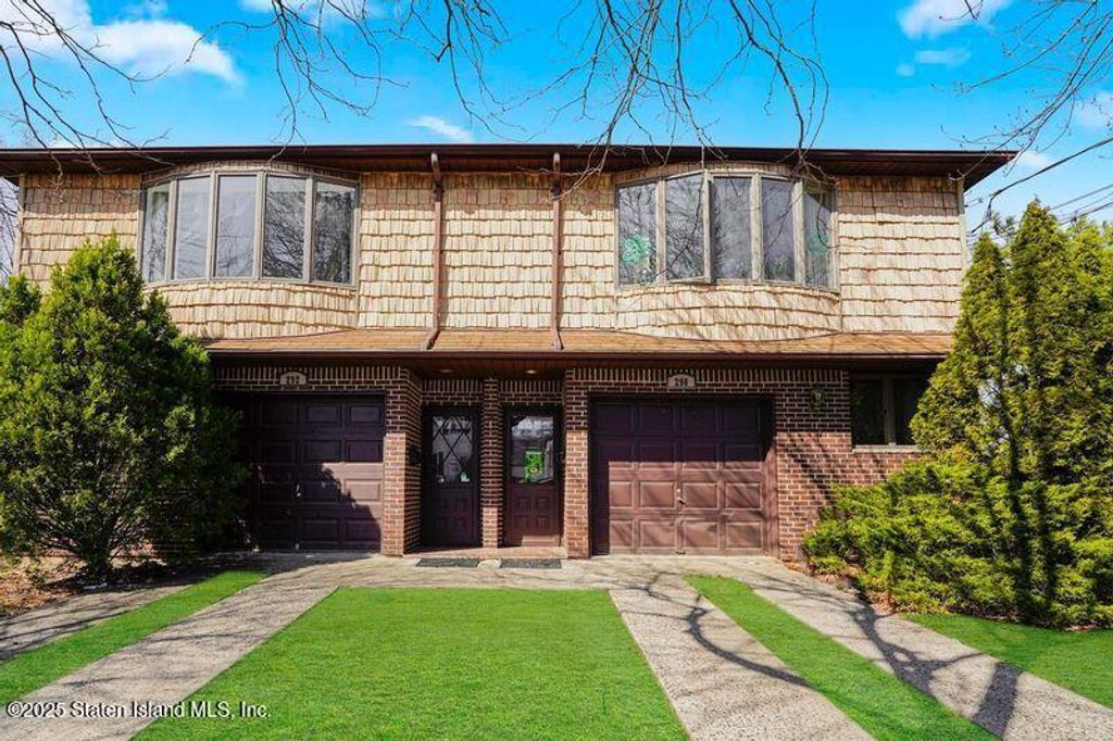 Photo of 290 Woolley Avenue, Staten Island, NY 10314 (MLS # 2504206)