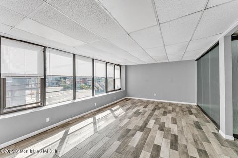 Photo of 57 Victory Boulevard, Staten Island, NY 10301 (MLS # 2404926)