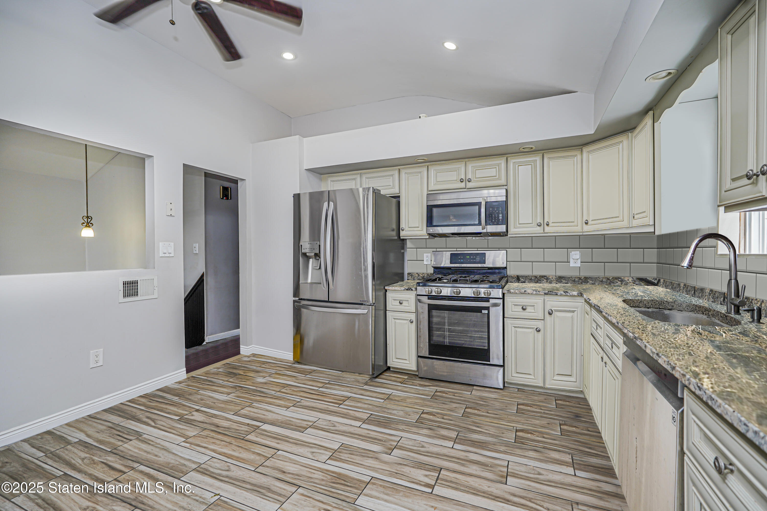 15 Oliver Place, Staten Island, New York image 11