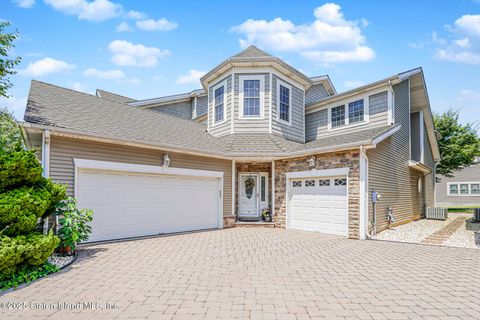 Photo of 43 Chart Loop, Staten Island, NY 10309 (MLS # 2504284)