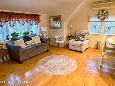 Photo of 142 Pacific Avenue, Staten Island, NY 10312 (MLS # 2601160)