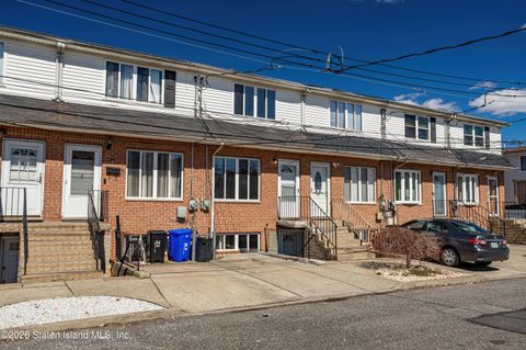 Photo of 21 Spirit Lane, Staten Island, NY 10303 (MLS # 2601190)