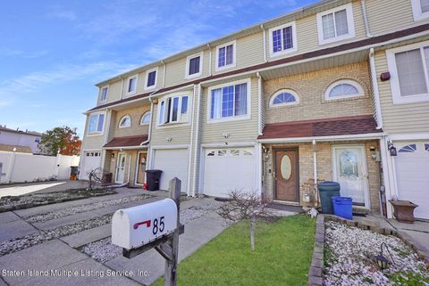 Photo of 85 Francesca Lane, Staten Island, NY 10303 (MLS # 1161020)