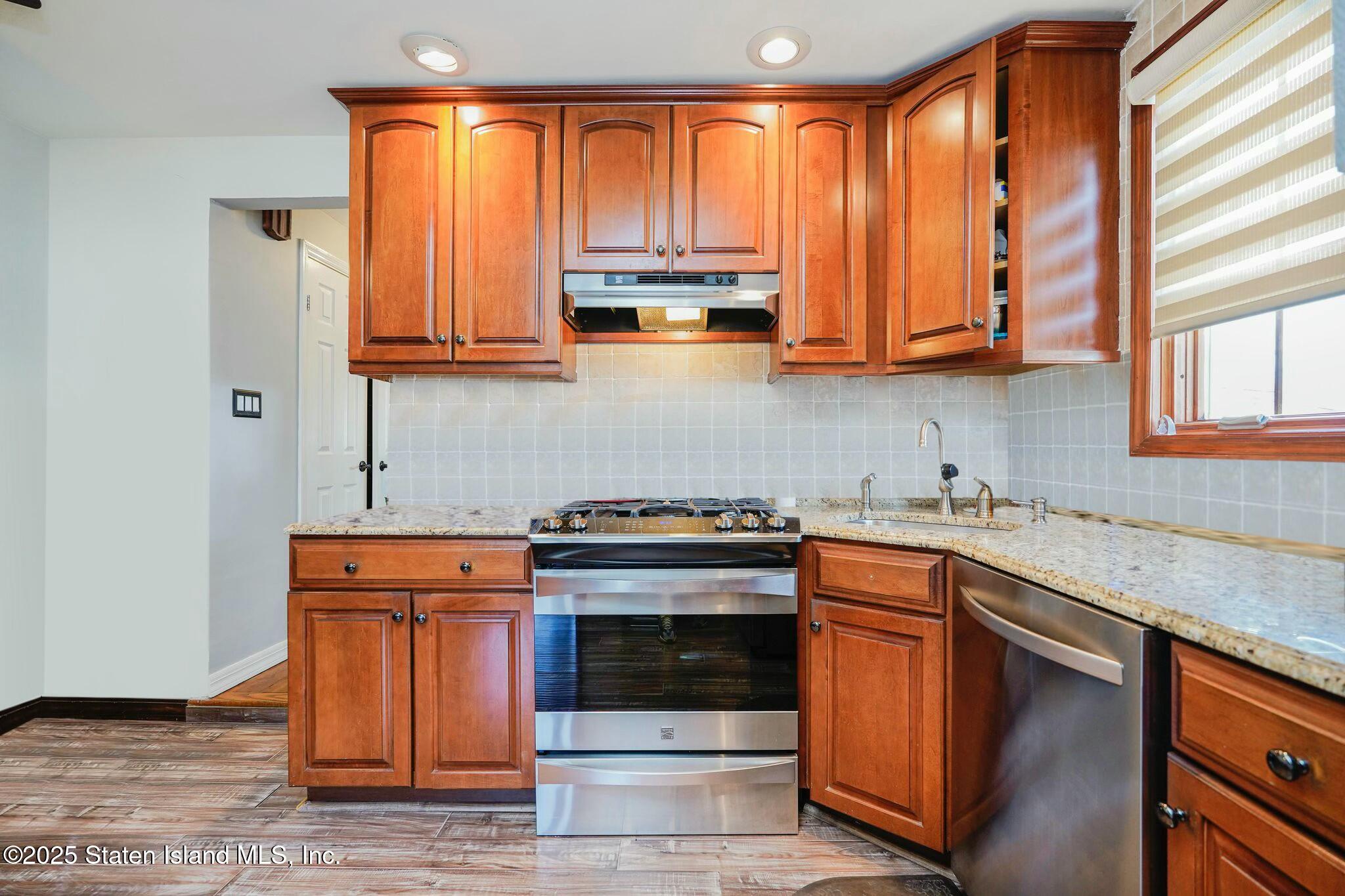 122 Durant Avenue, Staten Island, New York image 8