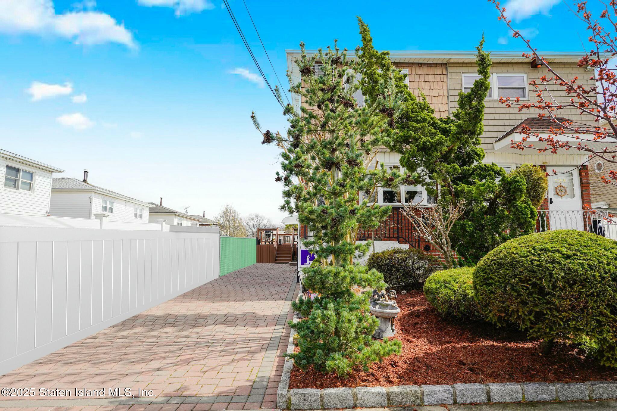 122 Durant Avenue, Staten Island, New York image 2