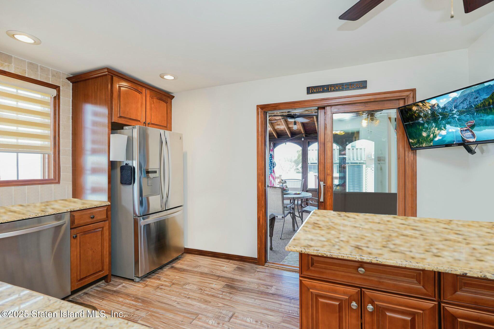 122 Durant Avenue, Staten Island, New York image 7