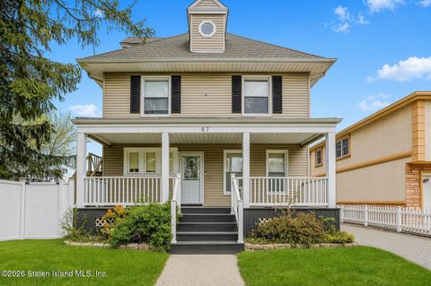 Photo of 67 Wyona Avenue, Staten Island, NY 10314 (MLS # 2602239)