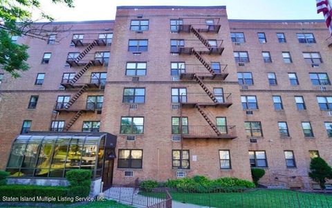 Photo of 1160 Richmond Road #2a, Staten Island, NY 10304 (MLS # 2400046)