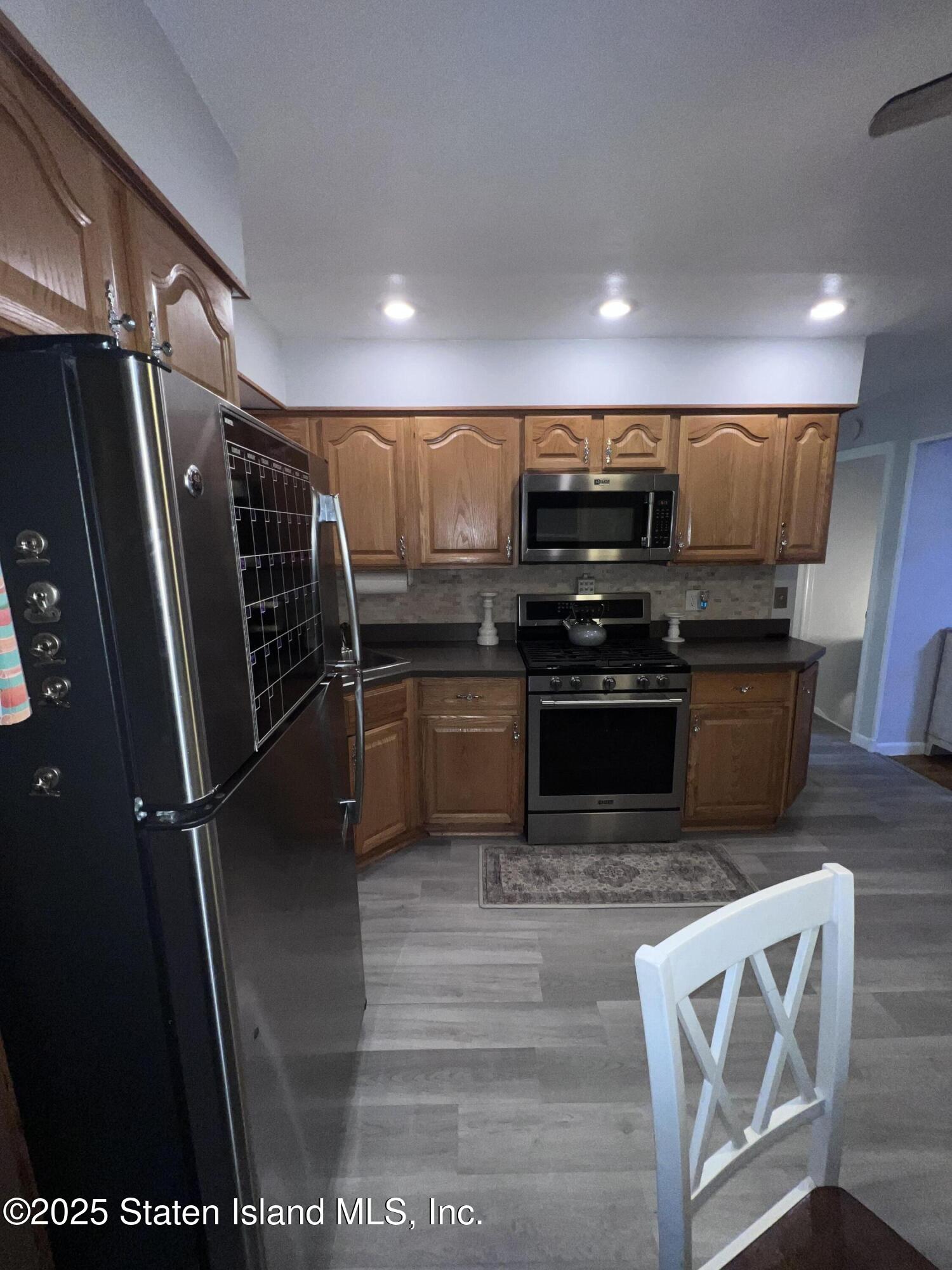 Staten Island, New York 10306, United States, 3 Bedrooms Bedrooms, ,2 BathroomsBathrooms,Residential,Pending,10797