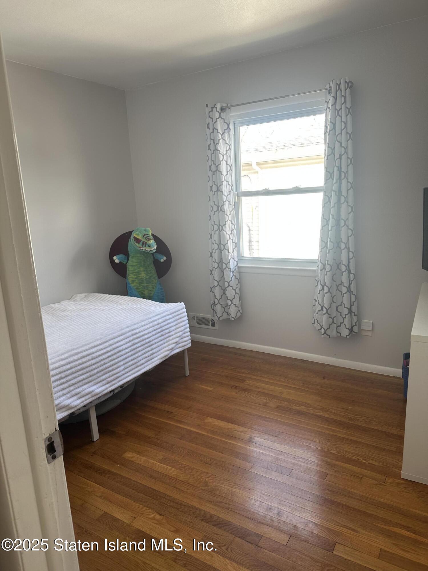 Staten Island, New York 10306, United States, 3 Bedrooms Bedrooms, ,2 BathroomsBathrooms,Residential,Pending,10797