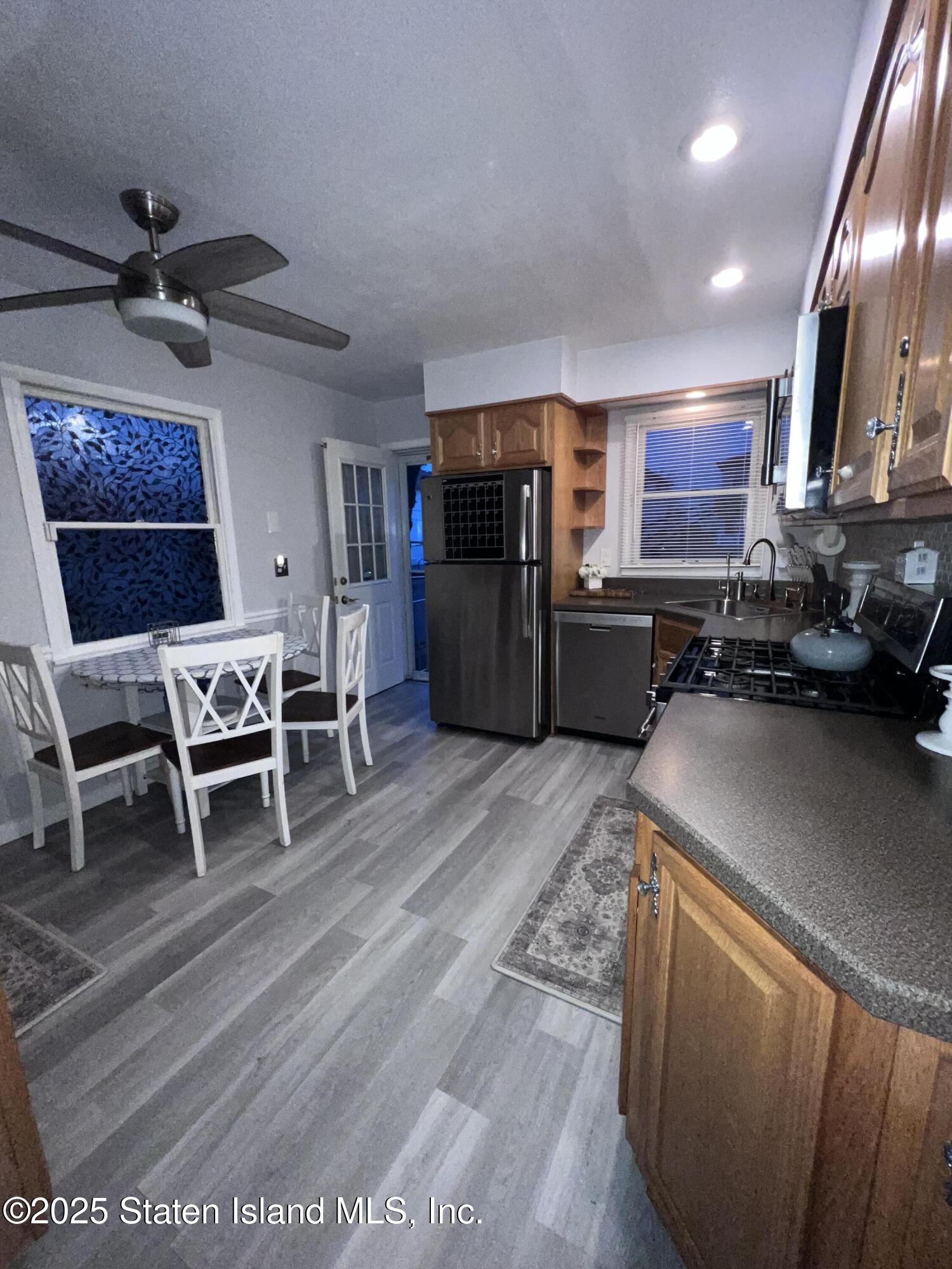 Staten Island, New York 10306, United States, 3 Bedrooms Bedrooms, ,2 BathroomsBathrooms,Residential,Pending,10797