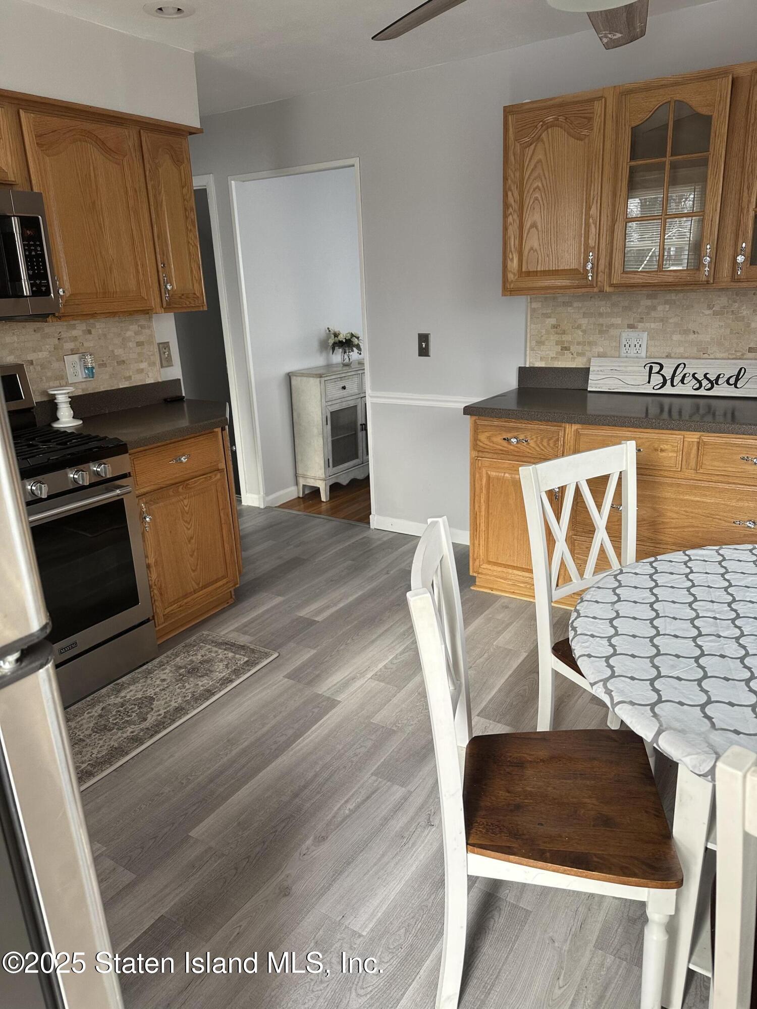 Staten Island, New York 10306, United States, 3 Bedrooms Bedrooms, ,2 BathroomsBathrooms,Residential,Pending,10797