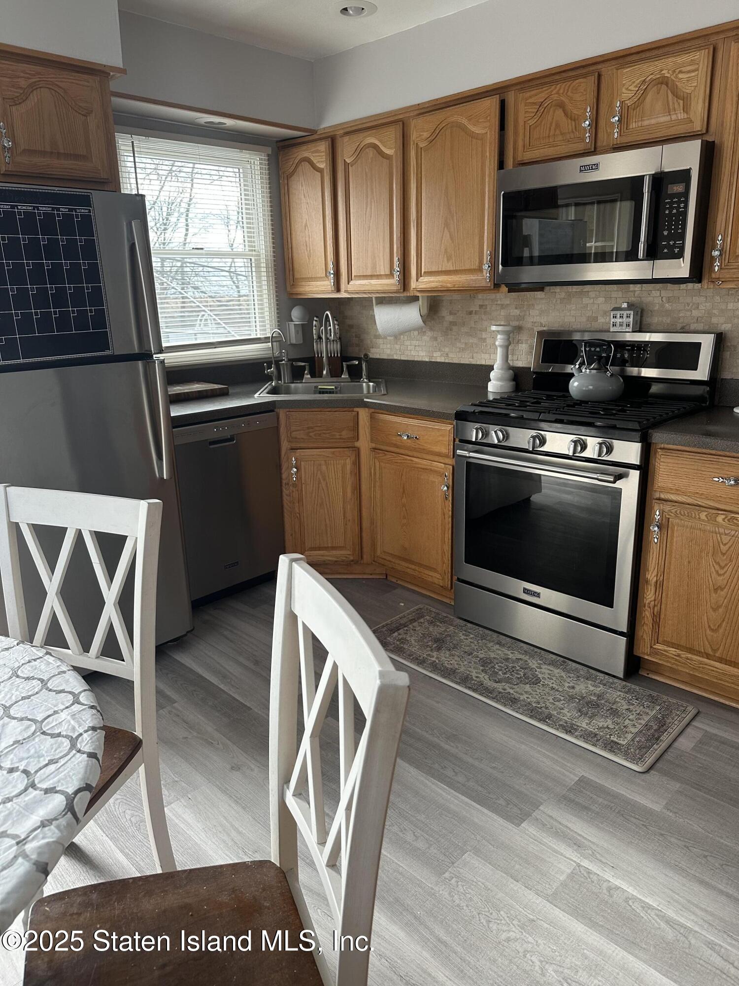 Staten Island, New York 10306, United States, 3 Bedrooms Bedrooms, ,2 BathroomsBathrooms,Residential,Pending,10797