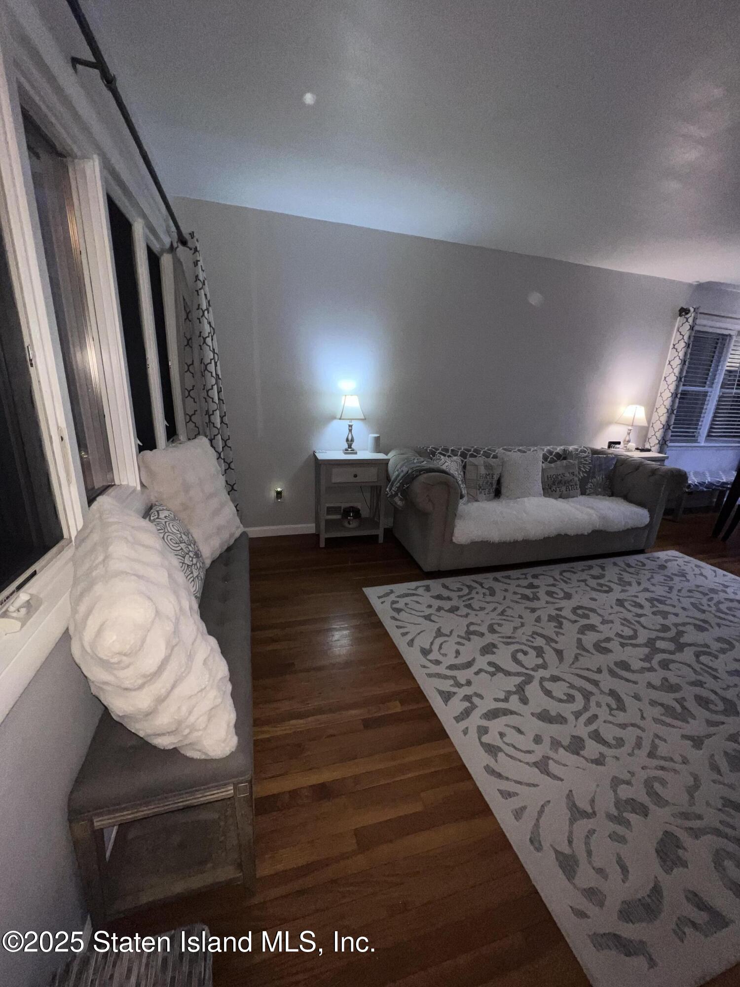 Staten Island, New York 10306, United States, 3 Bedrooms Bedrooms, ,2 BathroomsBathrooms,Residential,Pending,10797