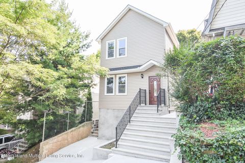 Photo of 87 Centre Avenue, Staten Island, NY 10304 (MLS # 1161158)