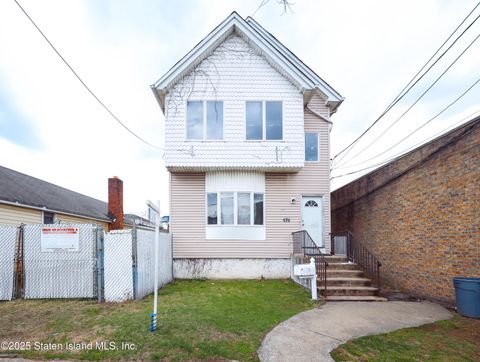 Photo of 476 Midland Avenue, Staten Island, NY 10306 (MLS # 2501491)