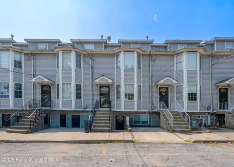 Photo of 19 Laguna Lane, Staten Island, NY 10303 (MLS # 2504531)