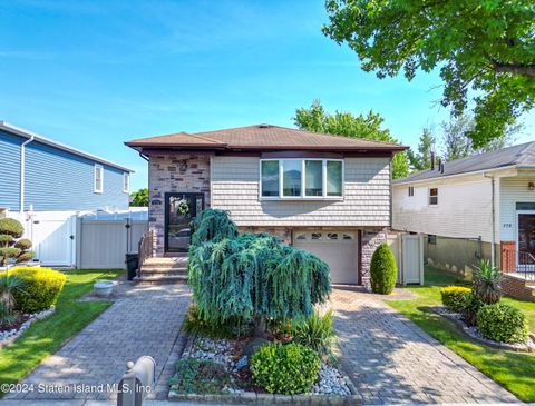 Single Family Residence in Staten Island NY 774 Rensselaer Avenue.jpg