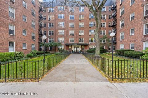 Photo of 50 Fort Place #B4b, Staten Island, NY 10301 (MLS # 2506418)