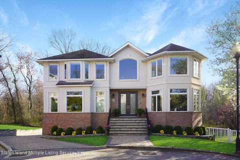 Photo of 22 Nathan Court, Staten Island, NY 10309 (MLS # 1161458)