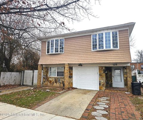Photo of 129 Forest Street, Staten Island, NY 10314 (MLS # 2601272)
