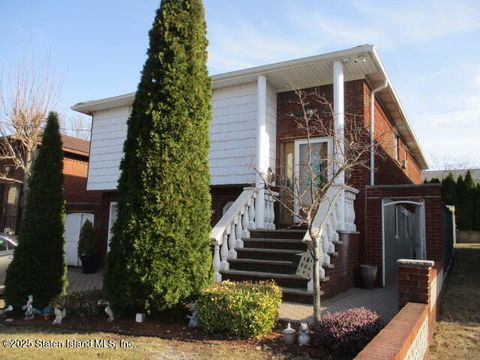 Photo of 112 Ramona Avenue, Staten Island, NY 10312 (MLS # 2501372)