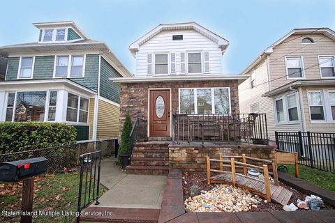 Photo of 36 Cornell Street, Staten Island, NY 10302 (MLS # 1165711)