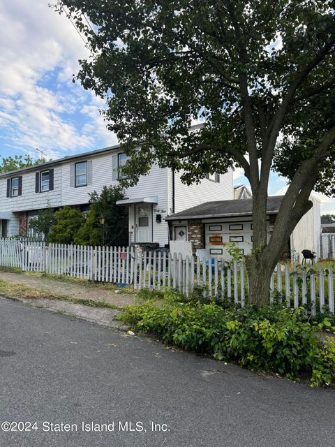 Photo of 44 Anderson Street, Staten Island, NY 10305 (MLS # 2403269)
