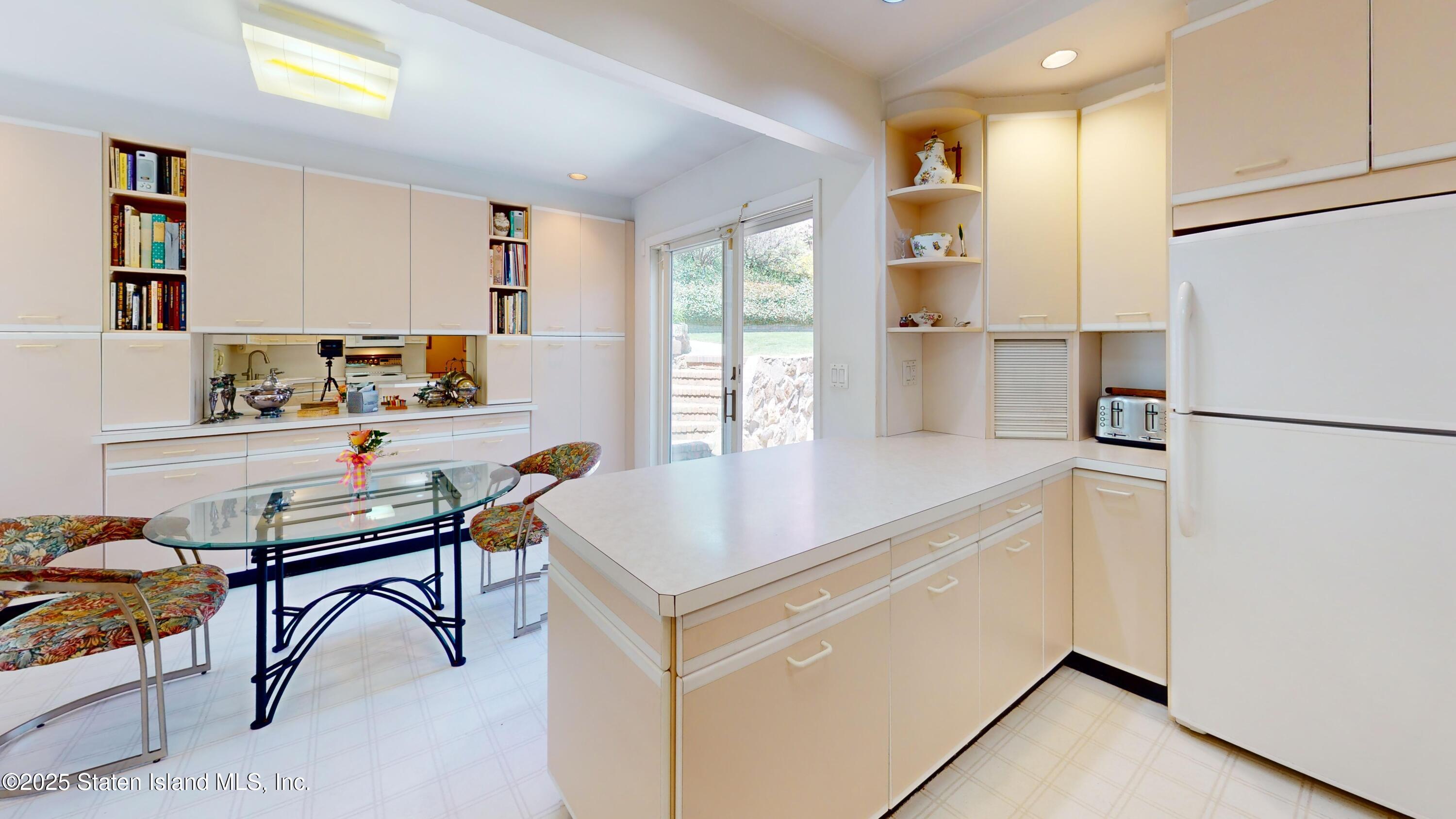 99 Signal Hill Road, Staten Island, New York image 13
