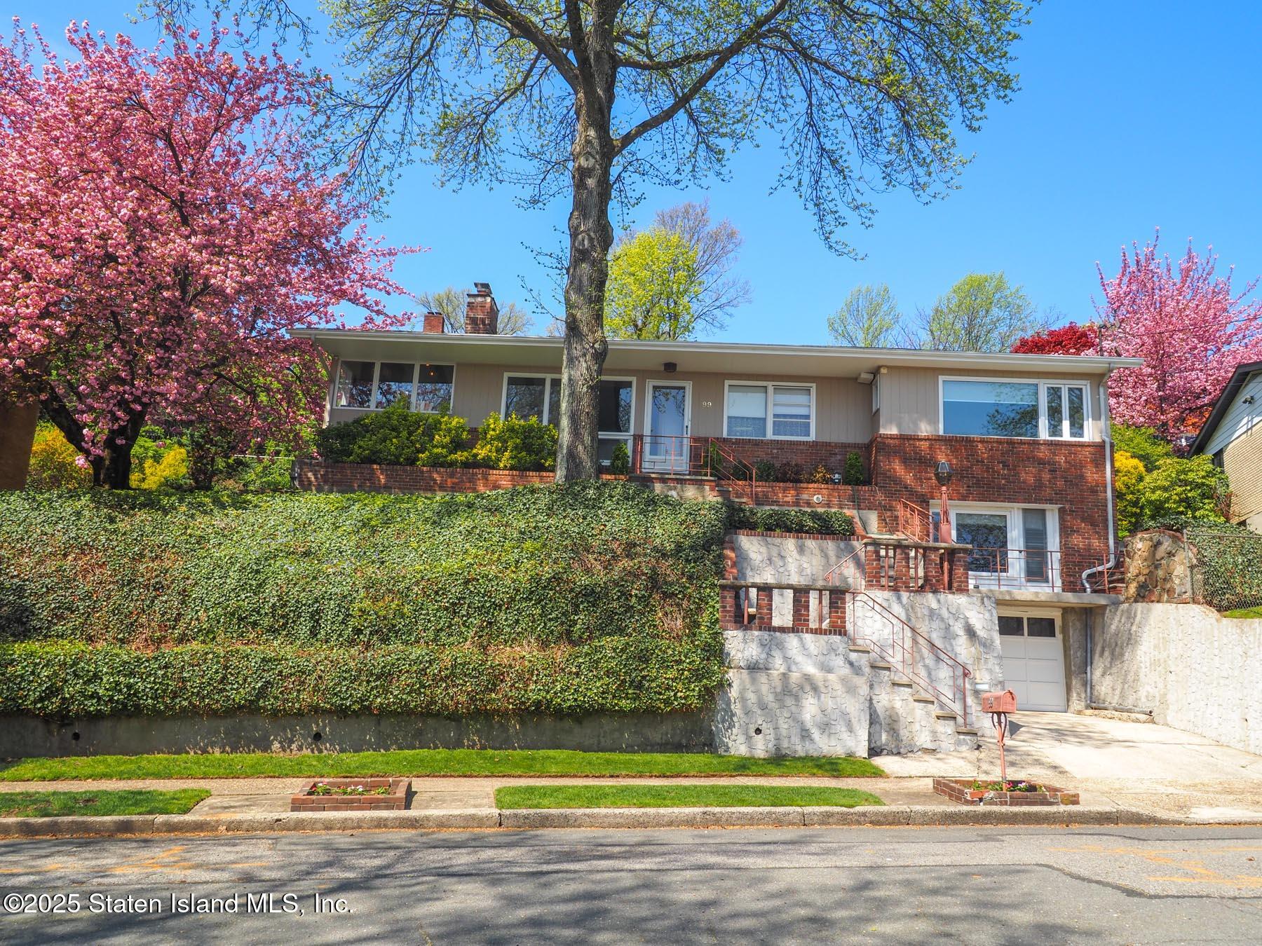 99 Signal Hill Road, Staten Island, New York image 3