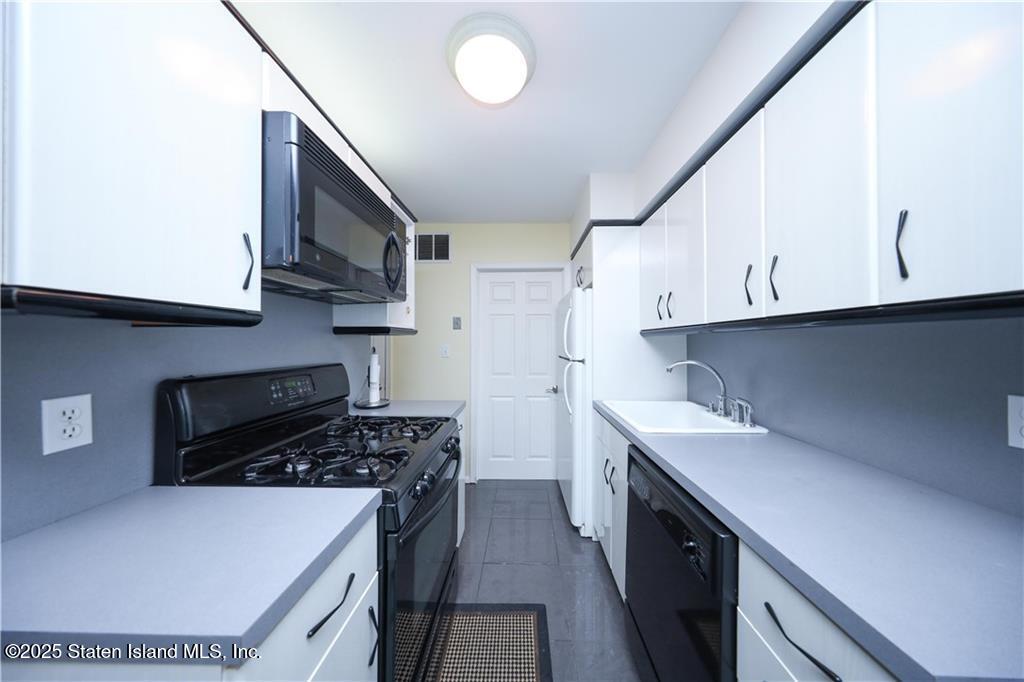 186 Monahan Avenue, Staten Island, New York image 6